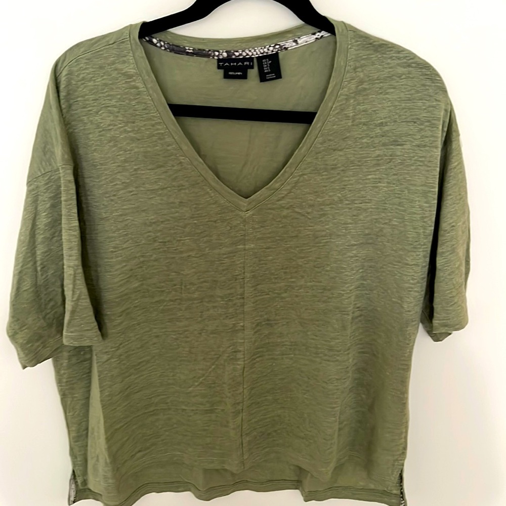 Tahari size small short sleeve v neck linen green shirt